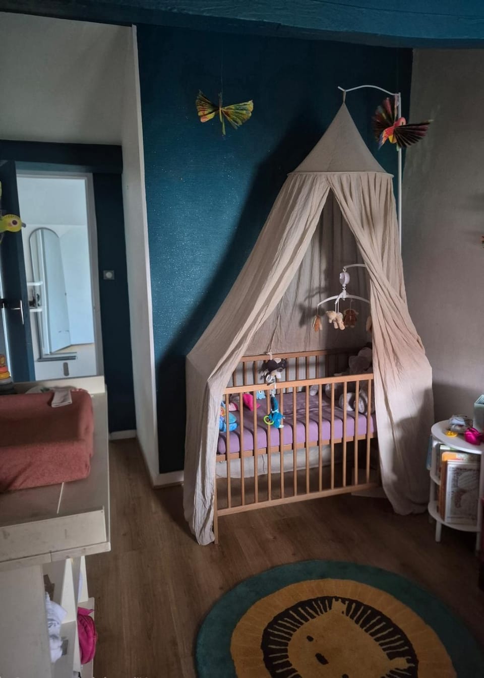 Bedroom, cot