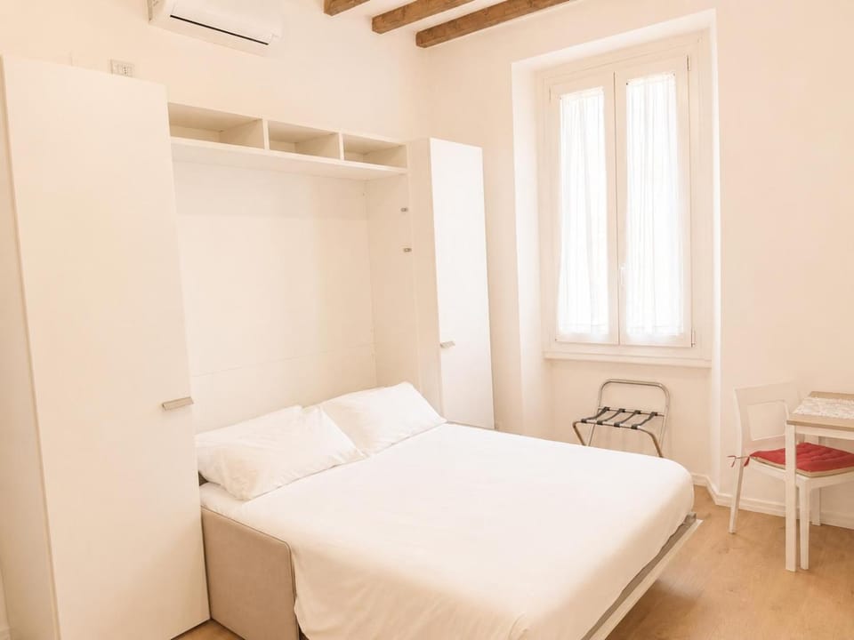 Bed, Photo of the whole room, Bedroom, wardrobe, air conditioner