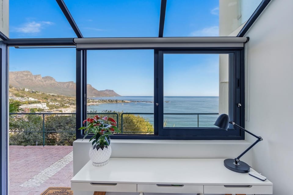 Mountain view, Sea view