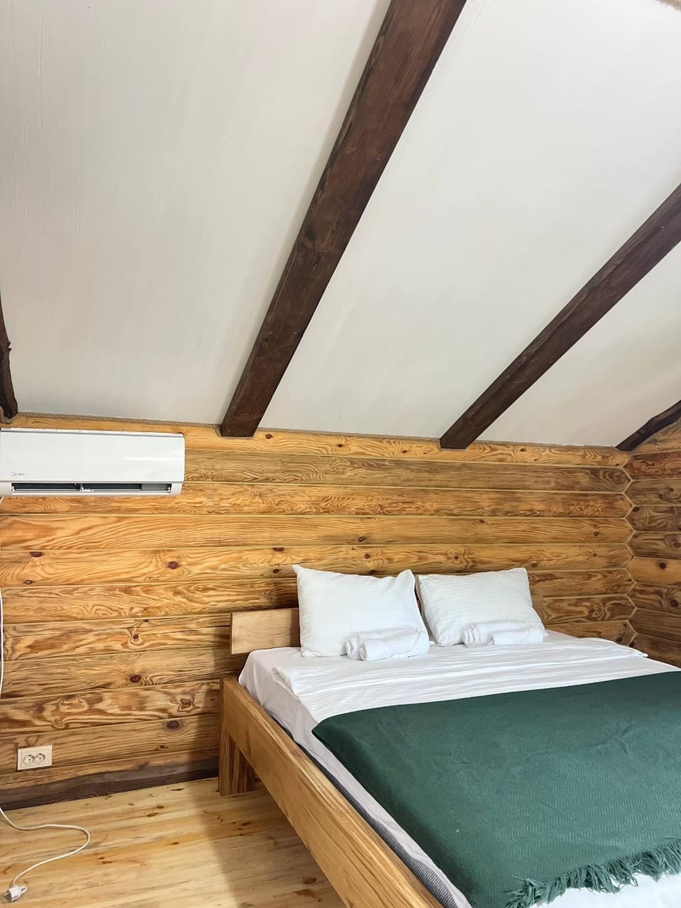 Bed, air conditioner