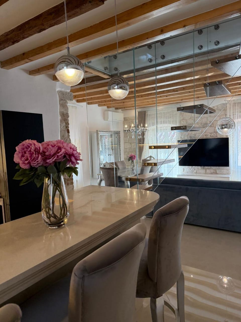 Luxury Gothic Residence Trogir Old Town Apartment in Trogir