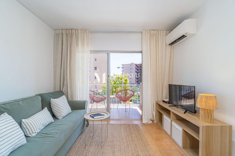 TV and multimedia, Living room, air conditioner