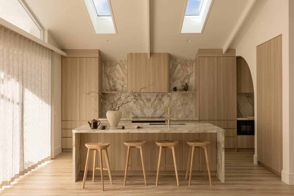 Kitchen or kitchenette, Photo of the whole room, Dining area
