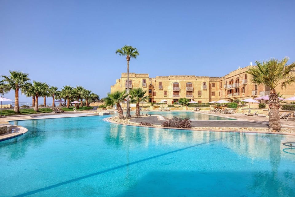 Fort Chambray 2BDR Apartment with Communal Pool Apartment in Malta