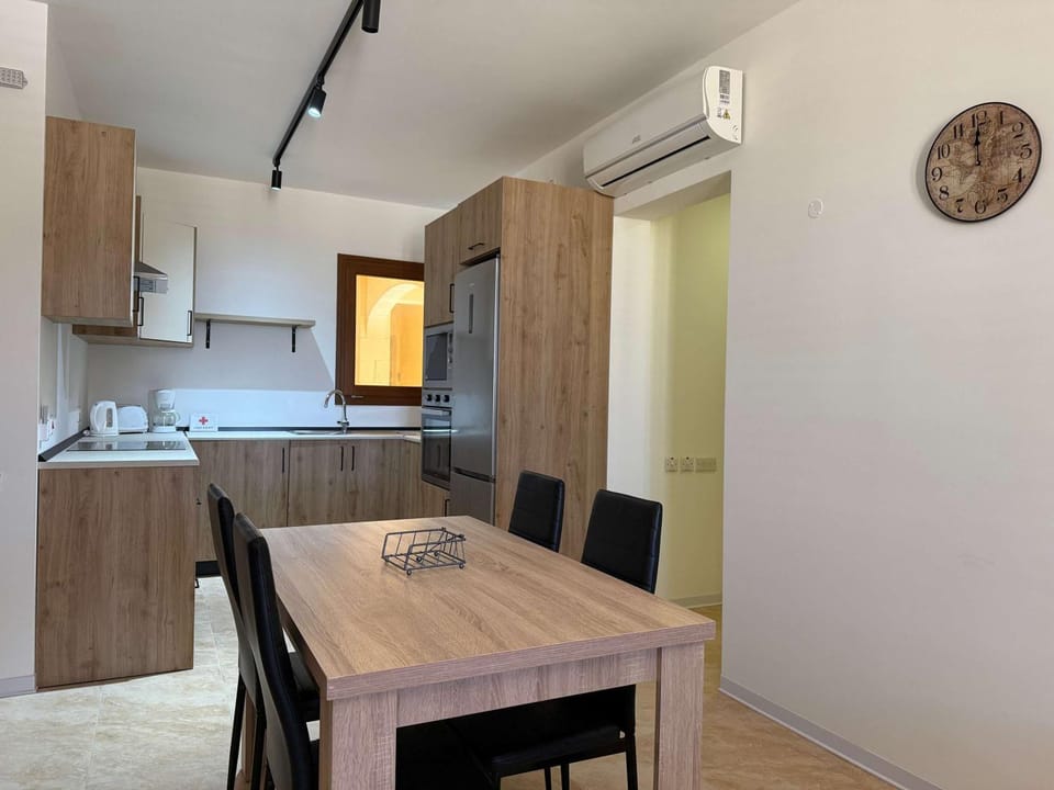 Fort Chambray 2BDR Apartment with Communal Pool Apartment in Malta