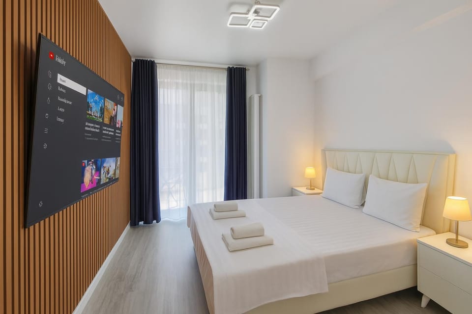 Bed, TV and multimedia, Bedroom, Sea view, wardrobe
