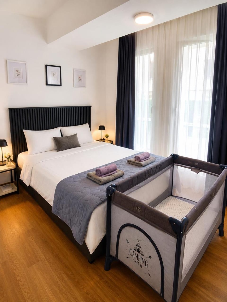 Bed, Photo of the whole room, Bedroom, cot, towels