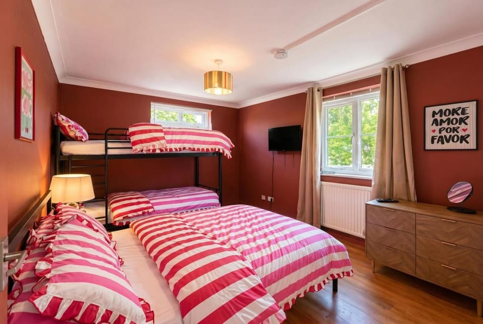 Bed, Bedroom