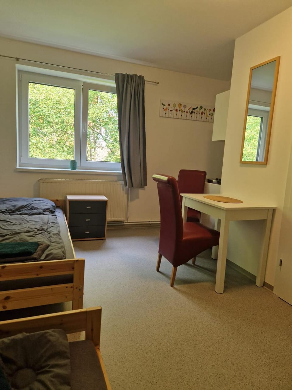 Bed, Dining area