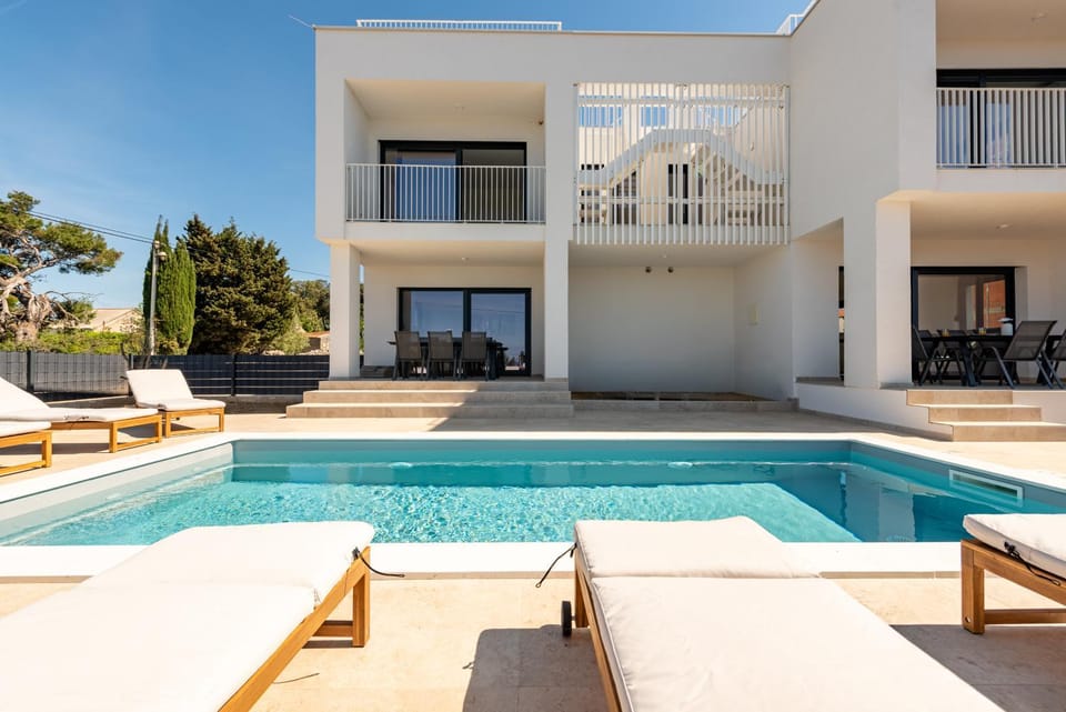 Property building, Swimming pool