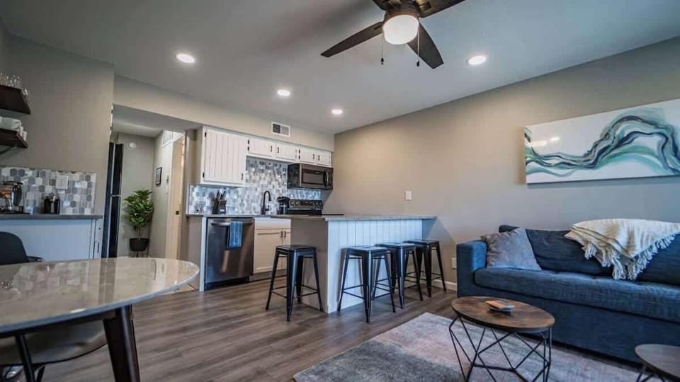 Treasure on Comal! Apartment hotel in New Braunfels