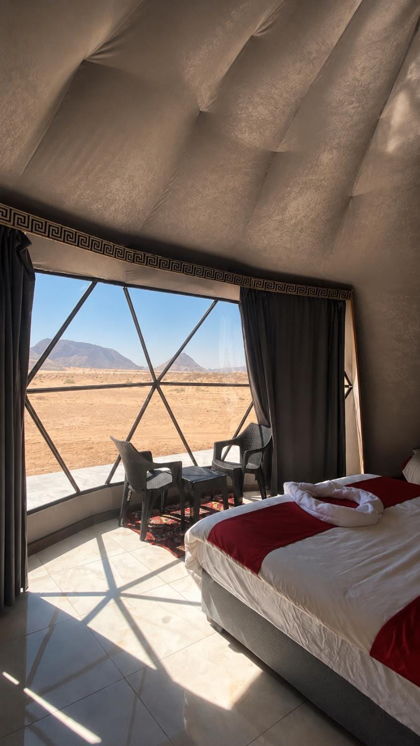 Bed, Natural landscape, Photo of the whole room, Bedroom