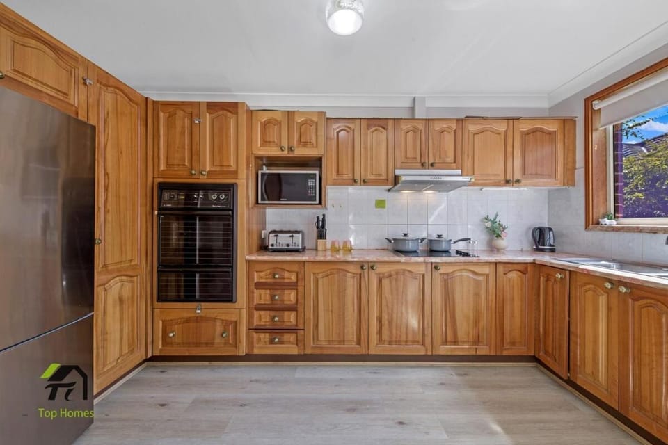 2B1B Villa in heart of Eastwood House in Sydney