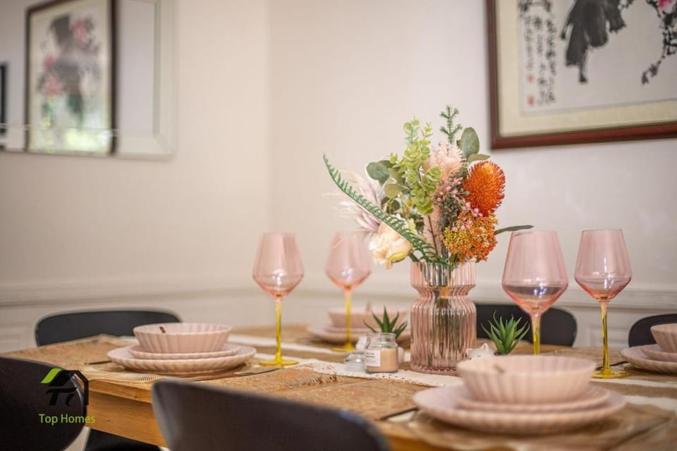 2B1B Villa in heart of Eastwood House in Sydney