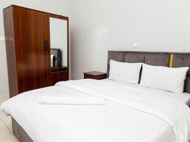 Elegant 2BR in Kacyiru Near US Embassy city views Apartment in Africa