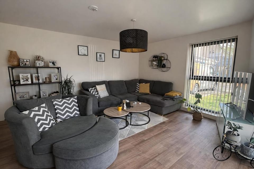 Elegant 2-Bed 2-Bath Flat in Edinburgh Apartment in Edinburgh