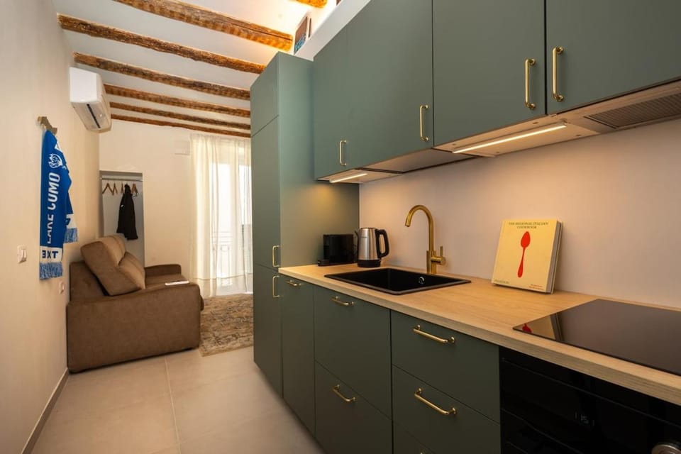 Studio 35 Design and character in the heart of Como Apartment in Como