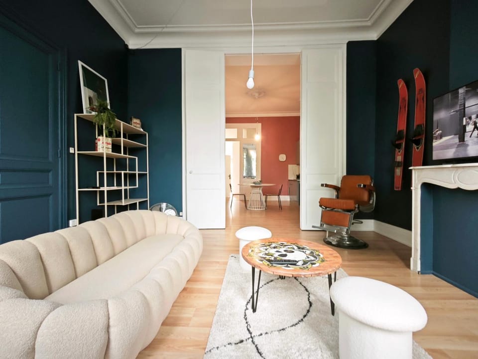 Élégance haussmannienne Centre & jardin Déco lifestyle Parking facile Tout à pied Apartment in Valenciennes