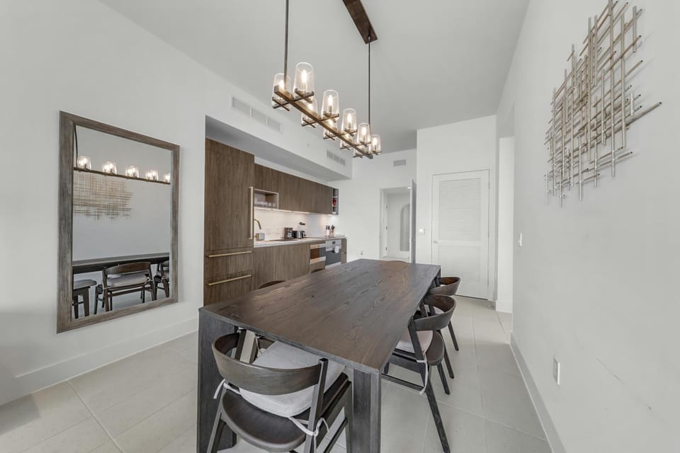 Dining area, kitchen