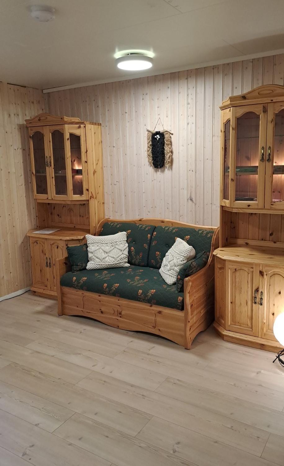 Your Lofoten Home Base, Quiet & Well Located Basement Apartment Apartment in Lofoten