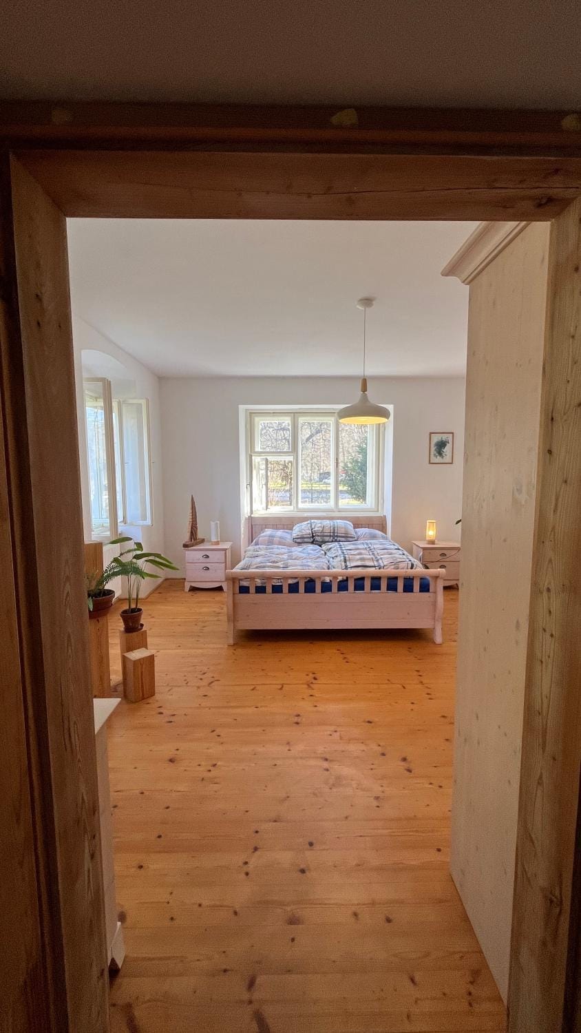 Bed, View (from property/room), Bedroom, Garden view