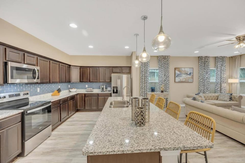 Kitchen or kitchenette, oven, stove