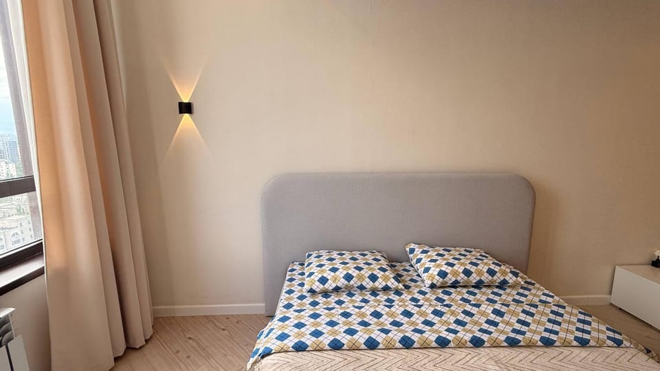 Bed, Living room