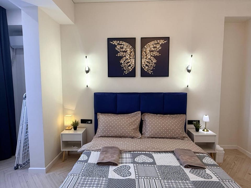 Bed, Bedroom, air conditioner