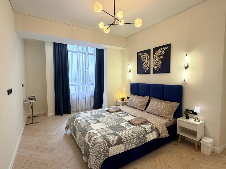 Bed, Bedroom, flat iron, air conditioner
