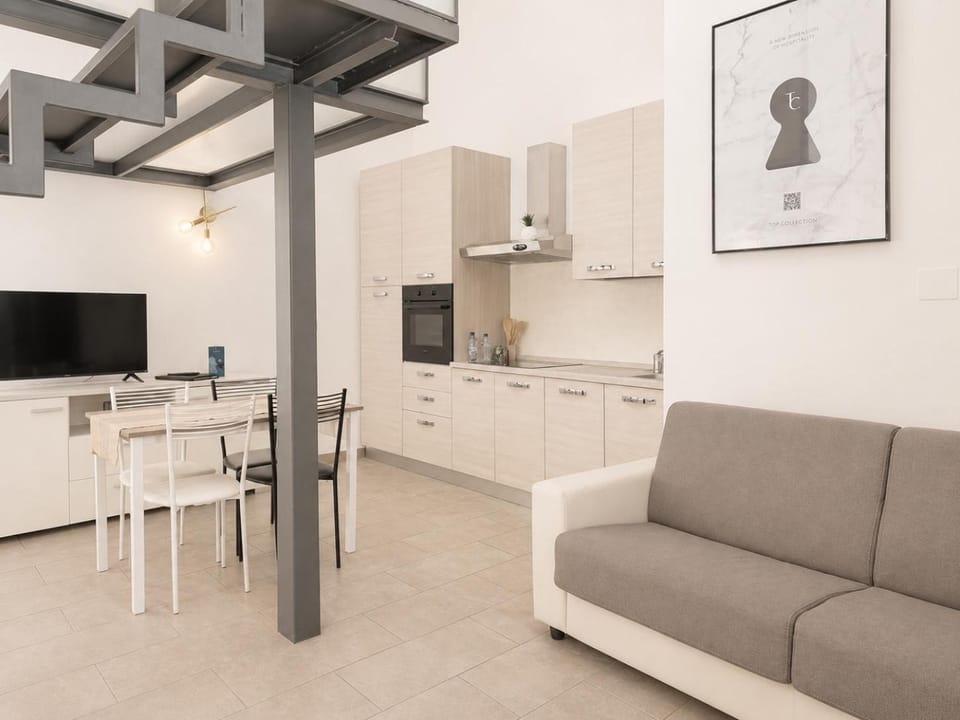TV and multimedia, Kitchen or kitchenette, Living room, Dining area