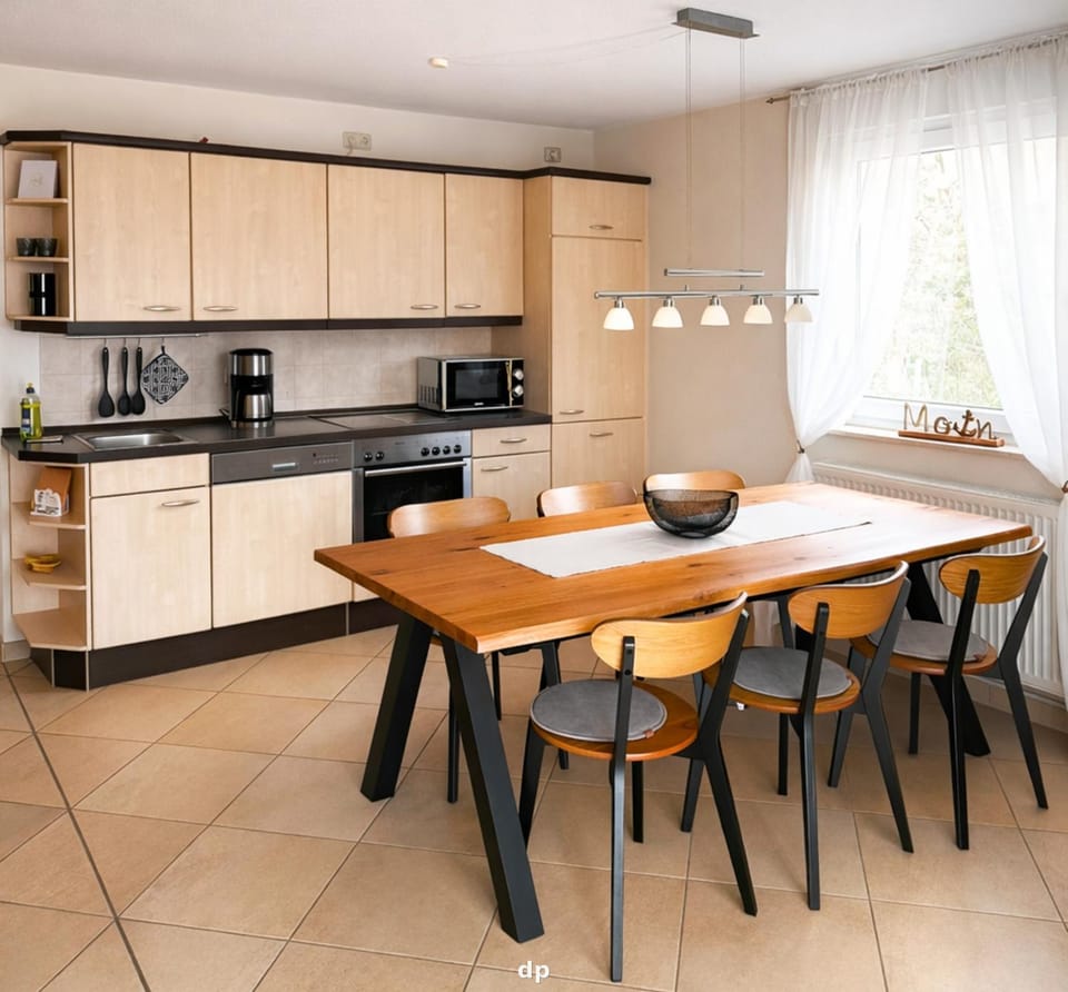Kitchen or kitchenette, Dining area, kitchen