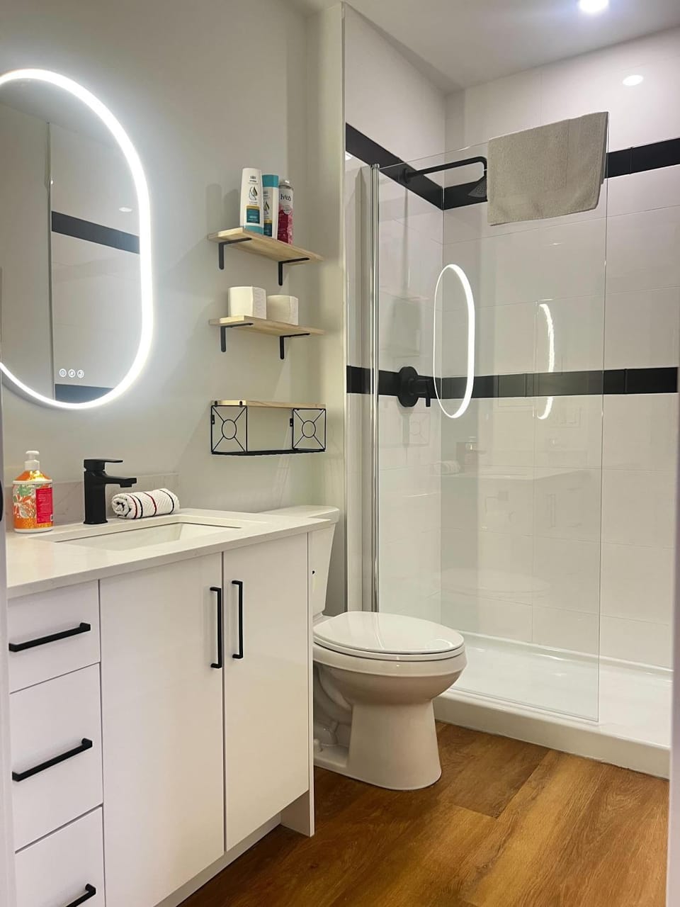 Sunbird Studio #210, Bright Downtown Escape, AC Apartment in Dartmouth
