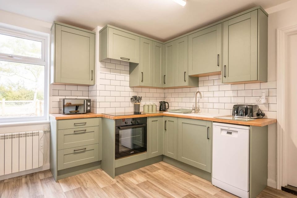 2 Crossing Cottage, Theberton House in Leiston