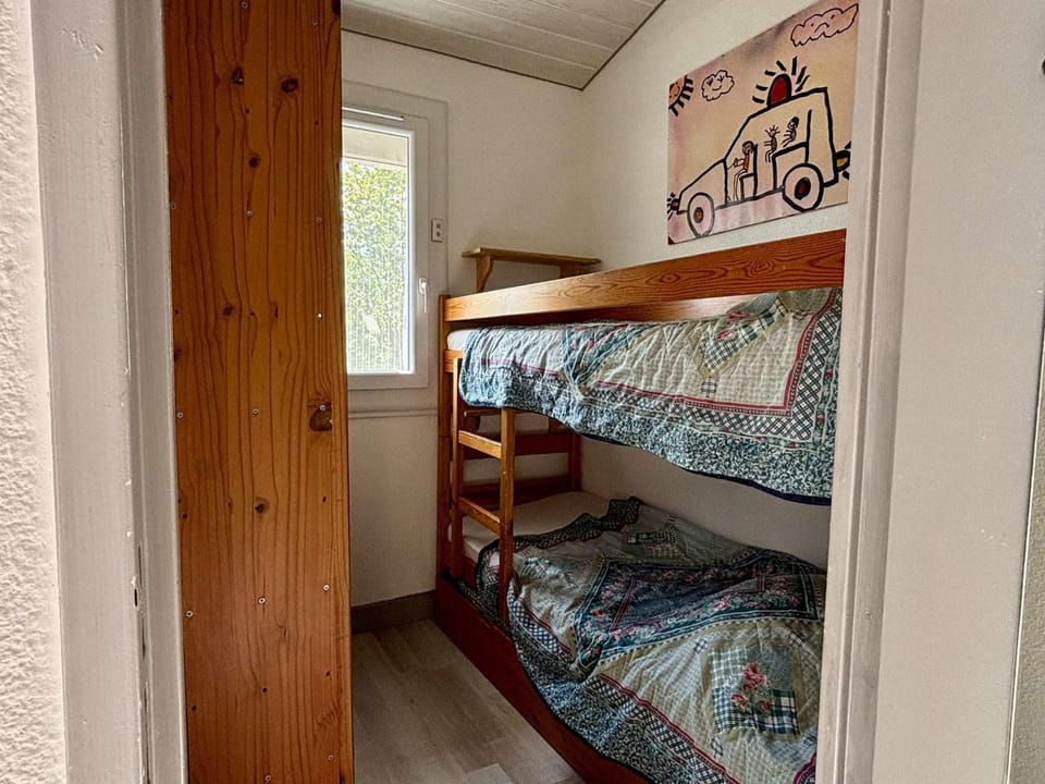 bunk bed