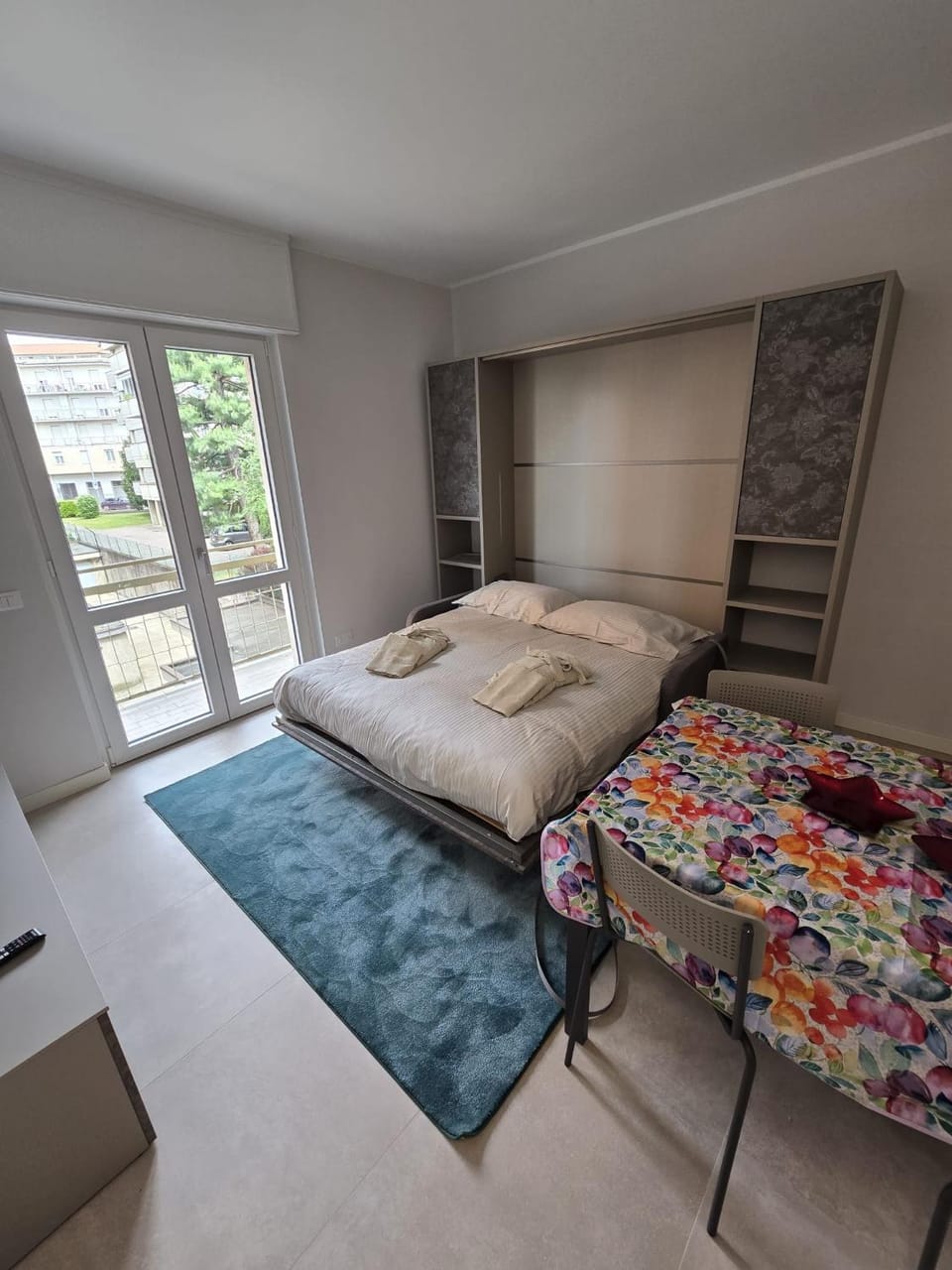Bed, Living room, Seating area