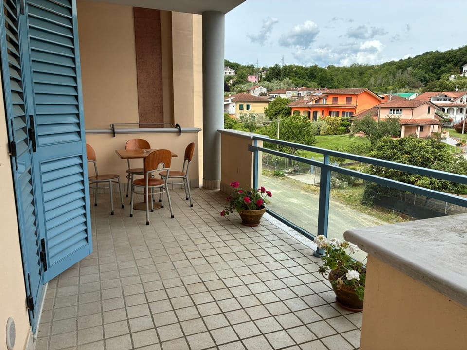 Le Persiane Azzurre est Apartment in Province of Massa and Carrara