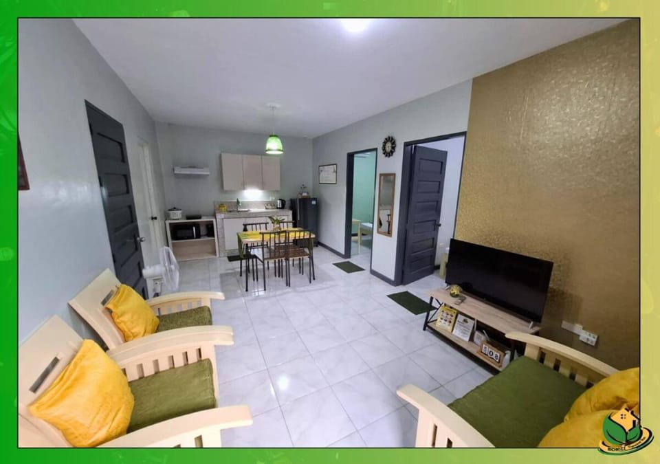 Family-Friendly Transient in PPC - Richkizz Apartment in Puerto Princesa