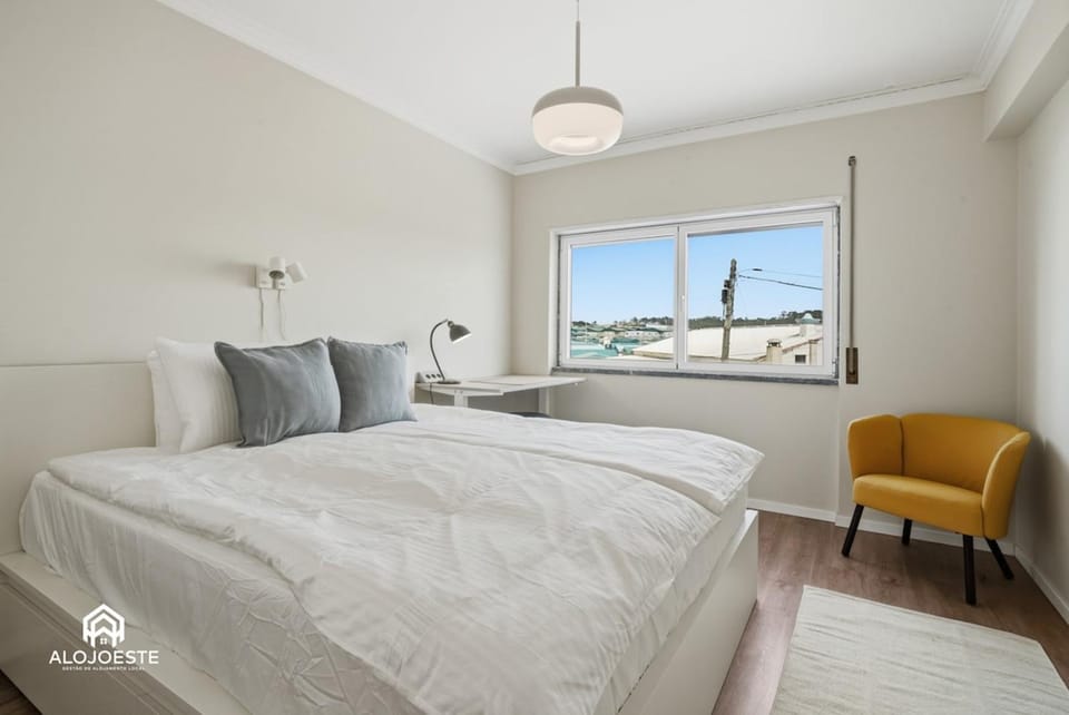 Work With a View - Live & Work by the Atlantic Apartment in Lisbon District