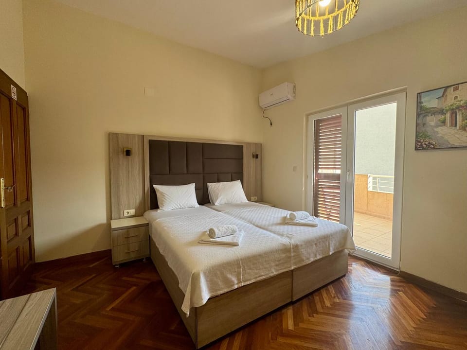 Bed, Photo of the whole room, Bedroom, towels, air conditioner