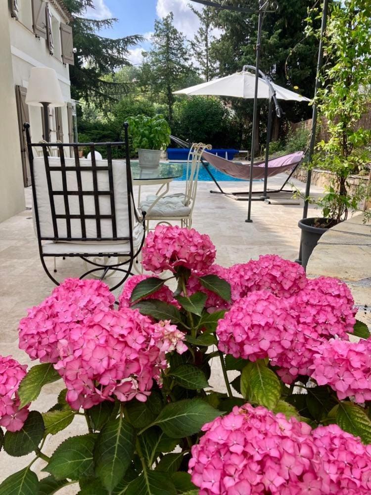Beautiful spacious family villa Villa in Roquefort-les-Pins