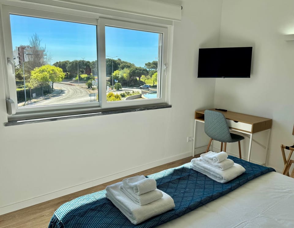 Blue Rocha Beach Apartment - Beach Front & Seaview Apartment in Portimao