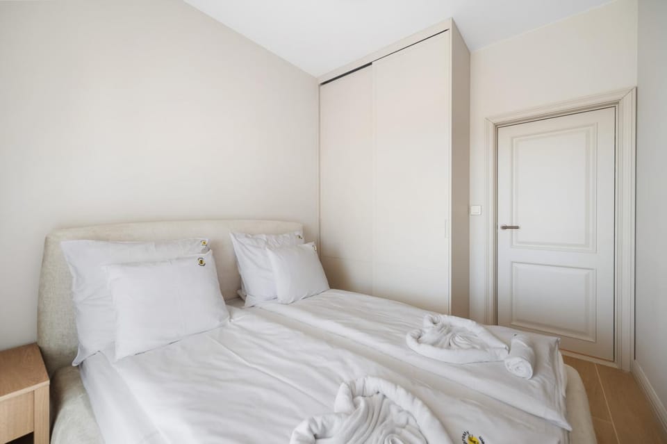 Bed, Photo of the whole room, Bedroom, towels, wardrobe