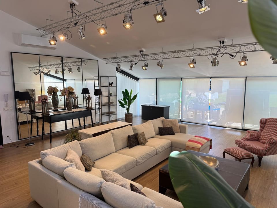 Communal lounge/ TV room, Lounge or bar