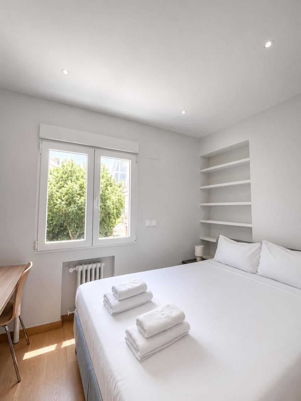 Bed, Photo of the whole room, Bedroom, towels