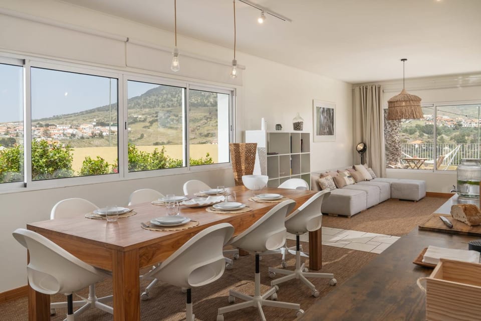 Living room, Seating area, Dining area, Mountain view