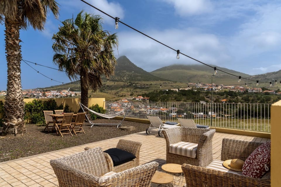 Day, Natural landscape, Balcony/Terrace, Seating area, Mountain view