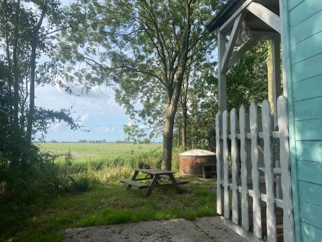 Pipowagen Utewyn Chalet in Friesland, Netherlands