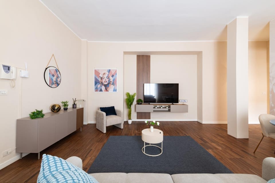 Communal lounge/ TV room, TV and multimedia, Living room, Seating area