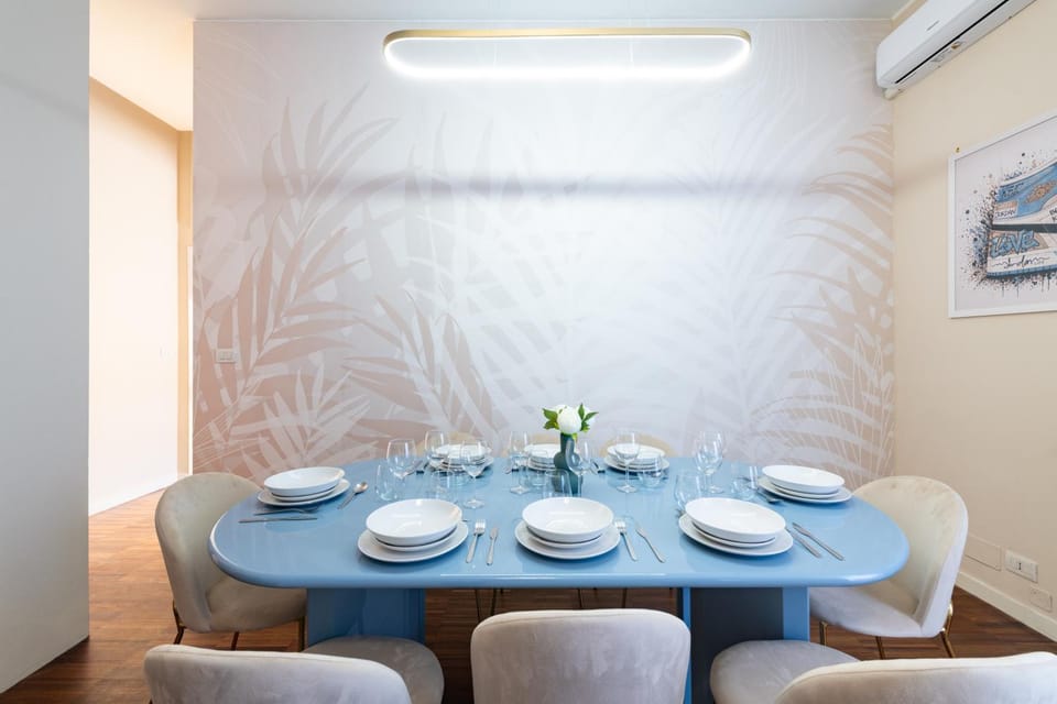 Living room, Seating area, Dining area, air conditioner