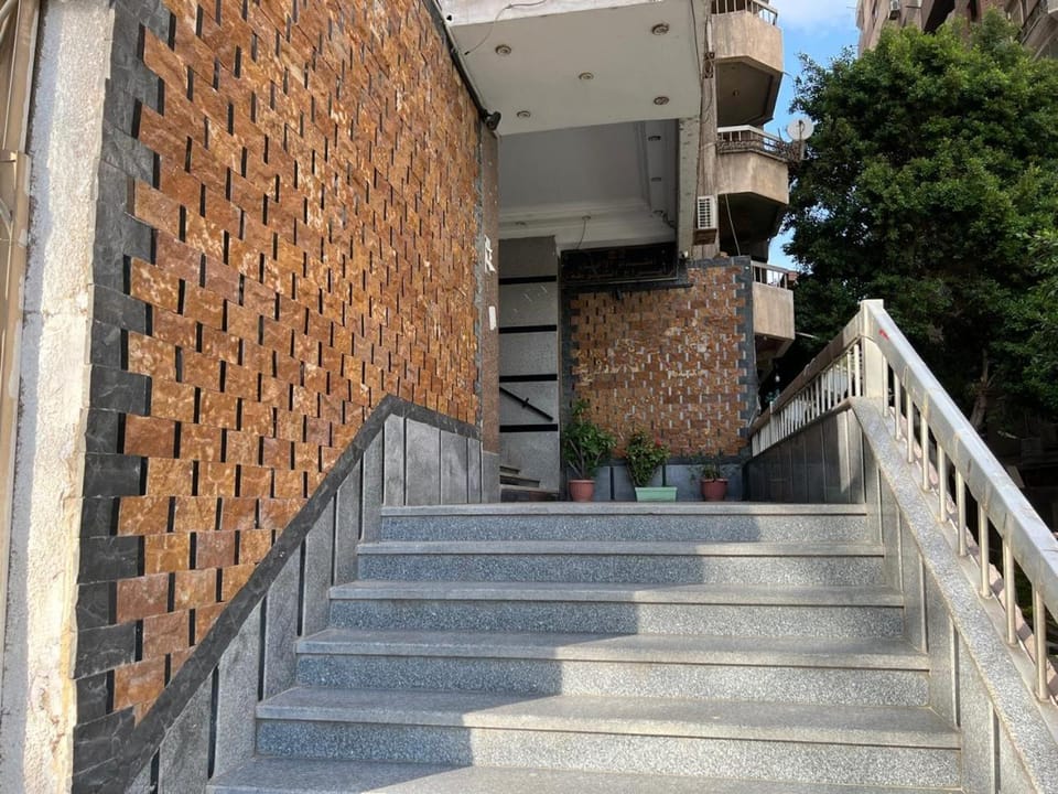 شقه كورنيش المعادي Apartment in Cairo Governorate